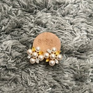 Elegant pearl earrings